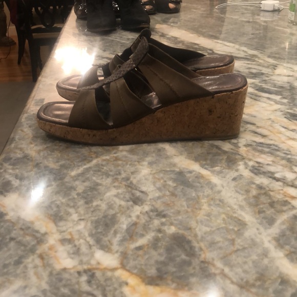 Sandals - Picture 2 of 2